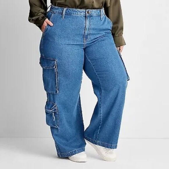 Women's High-Rise Wide Leg Denim Cargo Pants - Universal Thread Medium Wash #250 - Picture 1 of 12